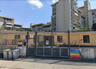 Accoltellato a 14 anni nei bagni della scuola: portato in bagno e ferito da un 17enne al ‘Pontano’ di Scampia L'Ipam Pontano di Scampia