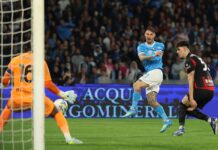 L’anti-Inter è il Napoli. Gli azzurri piegano il Milan, conquistano il secondo posto e si riportano a -7 Napoli's Matteo Politano goal 1-0 during the Serie A soccer match between Napoli and Milan at the Diego Armando Maradona Stadium in Naples, southern italy - Monday , April 06 , 2026. Sport - Soccer . (Photo by Alessandro Garofalo/LaPresse)