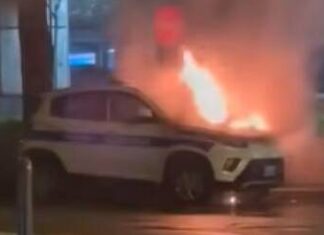 Saviano, incendia auto della polizia locale: meccanico voleva vendicarsi di una sanzione Auto incendiata a Saviano