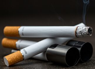 Fumo duale: i pericoli per la salute si moltiplicano Doppio fumo