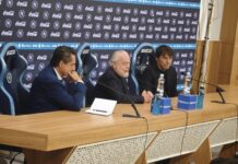 Divorzio alla napoletana. Conte-ADL, addio col sorriso: “E’ finito un ciclo” Aurelio De Laurentiis ed Antonio Conte: conferenza stampa d'addio