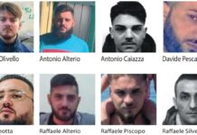 TUTTI I NOMI E FOTO. Spallata al clan Amato-Pagano: 17 arresti nella ‘167’ di Arzano dopo l’omicidio dell’innocente Coppola Arresti Clan Amato-Pagano 15 maggio 2026