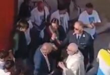 Trentola Ducenta, lite davanti al santo durante il corteo. Volano insulti tra Apicella e Griffo Discussione in processione tra Michele Apicella e Michele Griffo