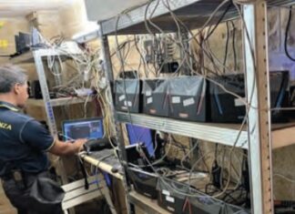 Pirateria tv, perquisizioni e sequestri. Il ‘pezzotto’ cambia forma: dai vecchi decoder modificati ai codici Iptv venduti La Guardia di Finanza mette nel mirino il 'pezzotto'