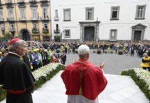 Papa Leone XIV a Napoli: “La crescita del turismo non coinvolge tutti. Resta il divario sociale” Papa Leone XIV a Napoli (foto LaPresse)