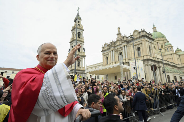 Papa a Pompei (foto LaPresse)