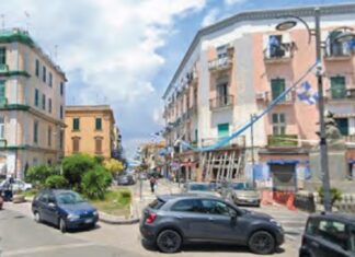 NOME. Raid a colpi di pistola tra i passanti a Barra: 48enne ferito Piazza De Franchis a Barra