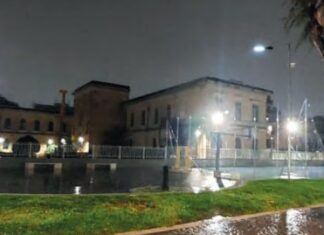 Giugliano, Piazza Gramsci è un ring: ragazzino pestato. Una banale lite degenera in rissa collettiva Piazza Gramsci a Giugliano