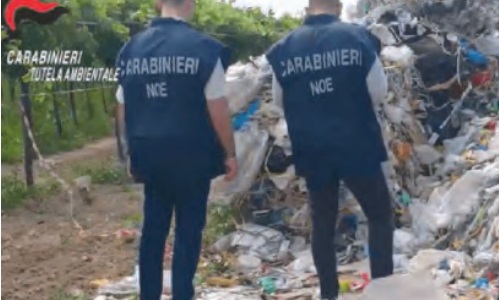 Sopralluogo dei carabinieri in impianti di rifiuti Sopralluogo dei carabinieri in impianti di rifiuti