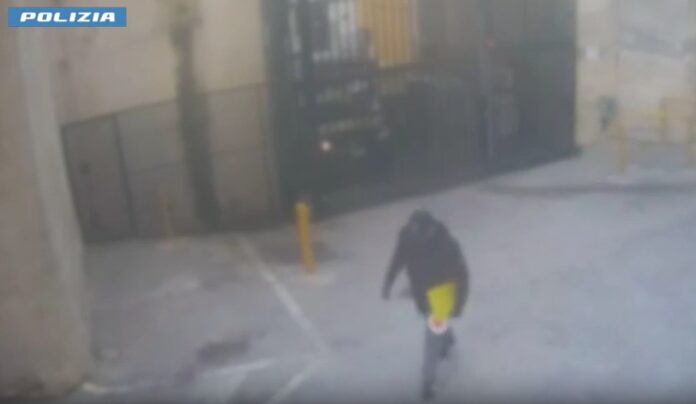Rapina a Napoli di falsi finanzieri