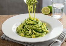 Spaghetti di zucchine: ricetta facile con pesto Spaghetti vegetali
