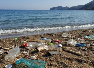 Italia: 700 rifiuti ogni 100 metri sulle spiagge Spiagge sporche