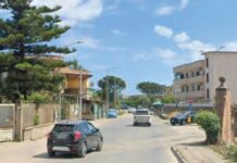 Acerra, punta la pistola contro gli agenti per fuggire a un posto di blocco Acerra