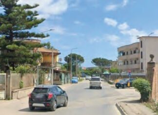 Acerra, punta la pistola contro gli agenti per fuggire a un posto di blocco Acerra