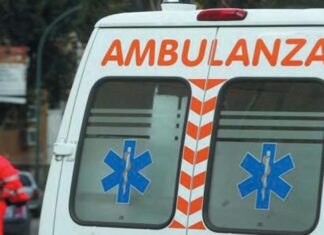 Mangia un gelato, si sente male e muore a Fuorigrotta. Giunto senza vita all’ospedale San Paolo Ambulanza