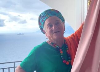 Addio a Ciretta, ultimo femminiello napoletano Ciro Ciretta Cascina
