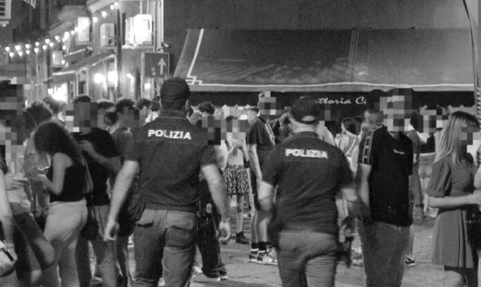 Polizia in via Ferrante a Caserta