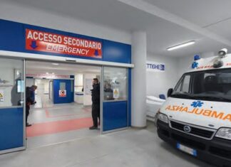 Ferita in casa a colpi di arma da fuoco a Barra: interrogato il compagno Pronto soccorso dell'ospedale