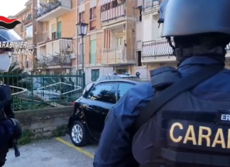 Fuga sull’A1 dopo la truffa all’anziana: la corsa dei ladri finisce nel Casertano. Presi con 15mila euro di gioielli