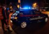 Fuga a tutta velocità sulla Domiziana: ubriaco al volante ignora l’alt e scatena un inseguimento