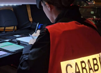 “Ti faccio finire al TG5”: l’incubo di una 17enne a Casoria, stalker 23enne in manette