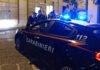 Rapina la ex nuora in strada, poi il colpo di scena in caserma: “Ti restituisco la SIM, non il telefono”. Arrestato 66enne