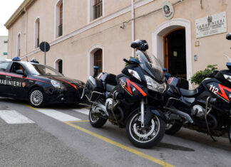 Movida sotto assedio a Napoli: notte di controlli a Coroglio e Bagnoli, raffica di denunce e sanzioni