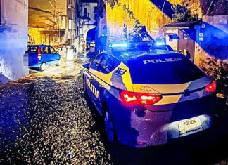 Doppio colpo della Polizia: smantellata una centrale del falso a Pozzuoli, arrestato 27enne. A Rione Traiano sequestrati 6,5 kg di cocaina.