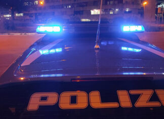Piazza Garibaldi, pugno di ferro contro degrado e illegalità: blitz interforze, 45 identificati e rimossi 10 quintali di masserizie