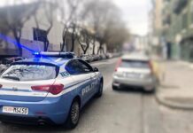 Pomeriggio di follia in via Cilea: blocca il traffico e si scaglia contro i poliziotti, arrestato 30enne