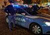 Colto in flagrante mentre svaligia un’auto: arrestato 45enne a Napoli, tenta la fuga ma viene bloccato