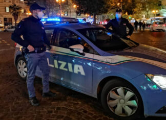 Notte di violenza a Piazza Garibaldi: rapina un uomo al tavolino di un bar, arrestato 25enne