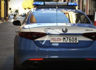 Ischia, maxi-sequestro al porto: insospettabile 61enne fermato con oltre un chilo di cocaina in auto