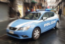 Follia in Piazza Di Vittorio: accoltella un uomo al torace, arrestato 40enne dopo un inseguimento