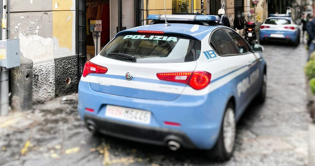 Posillipo, stretta sulla movida: notte di controlli interforze in via Petrarca