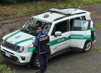 Blitz della Polizia in 6 scuole: gli alloggi dei dipendenti deceduti in uso illegittimo alle famiglie dei parenti