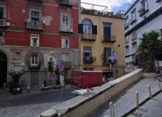 Far West ai Quartieri Spagnoli nella notte: piombo sul covo dei Mazzarella Via San Carlo alle Mortelle