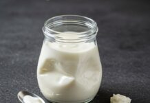 Yogurt scaduto: 10 usi per non sprecarlo Spreco alimentare