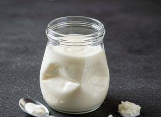 Yogurt scaduto: 10 usi per non sprecarlo Spreco alimentare