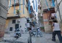 Oltre mezzo chilo di hashish nell’abitazione alla Sanità: arrestati un 37enne ed il figlio 18enne I carabinieri hanno passato al setaccio la zona dei Gradoni al rione Sanità