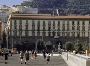 Piazza Municipio a Napoli Piazza Municipio a Napoli