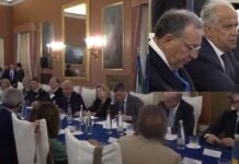 Piantedosi: “Disarmeremo Napoli”. L’annuncio del Ministro dell’Interno Riunione in Prefettura a Napoli e il ministro Matteo Piantedosi