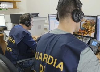 Frodi fiscali e soldi destinati al clan dei Casalesi: sequestro da 21 milioni e sette indagati