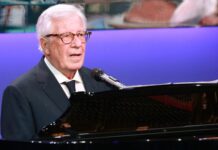 Addio a Peppino Di Capri, un altro pezzo di Napoli che vola via Napoli piange Peppino Di Capri