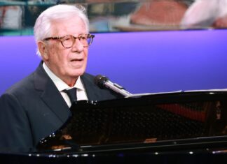 Addio a Peppino Di Capri, un altro pezzo di Napoli che vola via Napoli piange Peppino Di Capri