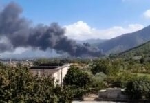 VIDEO. Grosso incendio ad Airola, fiamme in un’azienda di rifiuti. Nube tossica si propaga nel cielo Incendio ad Airola