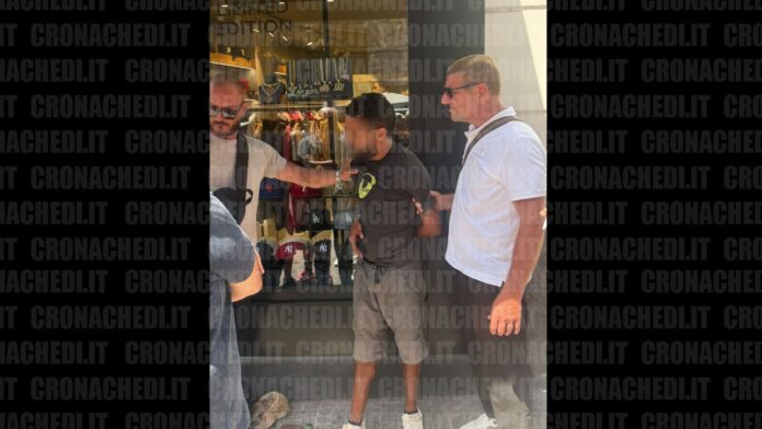 Arrestato per scippo sul corso a Napoli Arrestato per scippo sul corso a Napoli