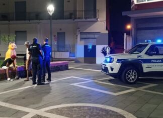 Casagiove, giovani scatenati tra schiamazzi e corse d’auto a tarda notte. L’opposizione: “Le ordinanze sono inutili senza i controlli” Controlli a Casagiove
