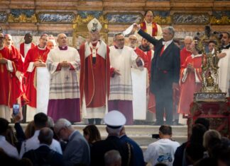 San Gennaro, si ripete il prodigio: il sangue si è sciolto: l’annuncio alle 10,04 San Gennaro, il miracolo