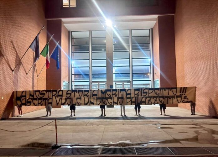 Striscione dei tifosi della Juvecaserta 2021